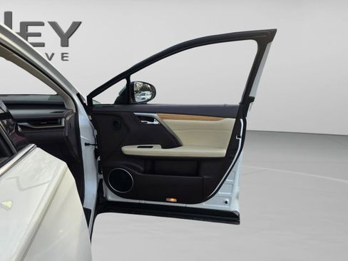 Used 2018 Lexus RX 350L w/ Premium Package image 26