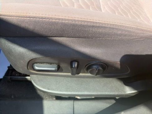 Used 2020 Chevrolet Equinox LS w/ LS Convenience Package FWD image 17