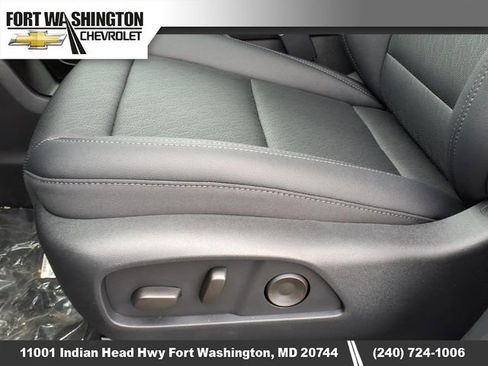 New 2026 Chevrolet Equinox LT w/ Convenience Package II FWD image 8