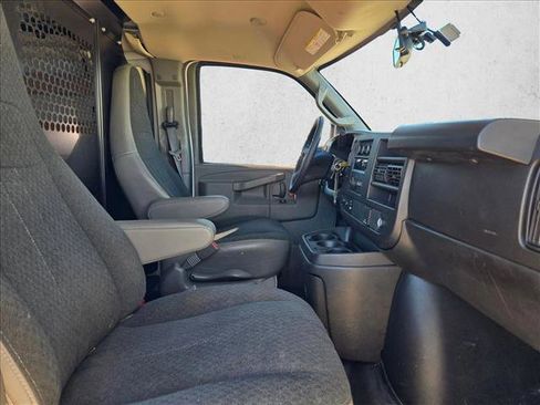 Used 2022 GMC Savana 2500 w/ Driver Convenience Package image 15
