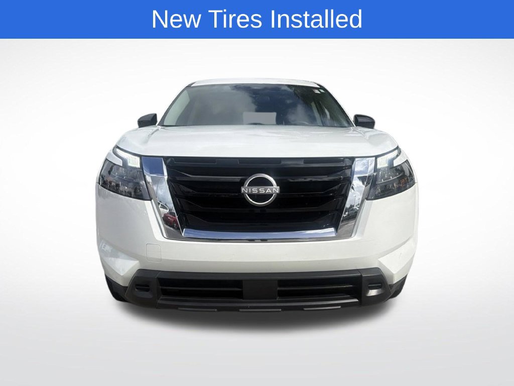 Certified 2024 Nissan Pathfinder S FWD image 2
