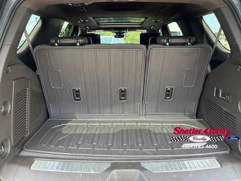 Used 2024 GMC Yukon Denali w/ Denali Reserve Package RWD image 12