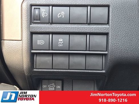 Used 2025 Toyota Tacoma SR5 AWD/4WD image 24