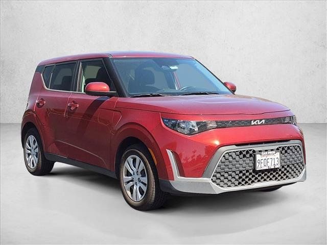 Used 2023 Kia Soul LX FWD image 3
