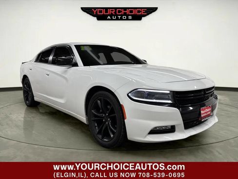 Used 2016 Dodge Charger SXT w/ Blacktop Package image 7