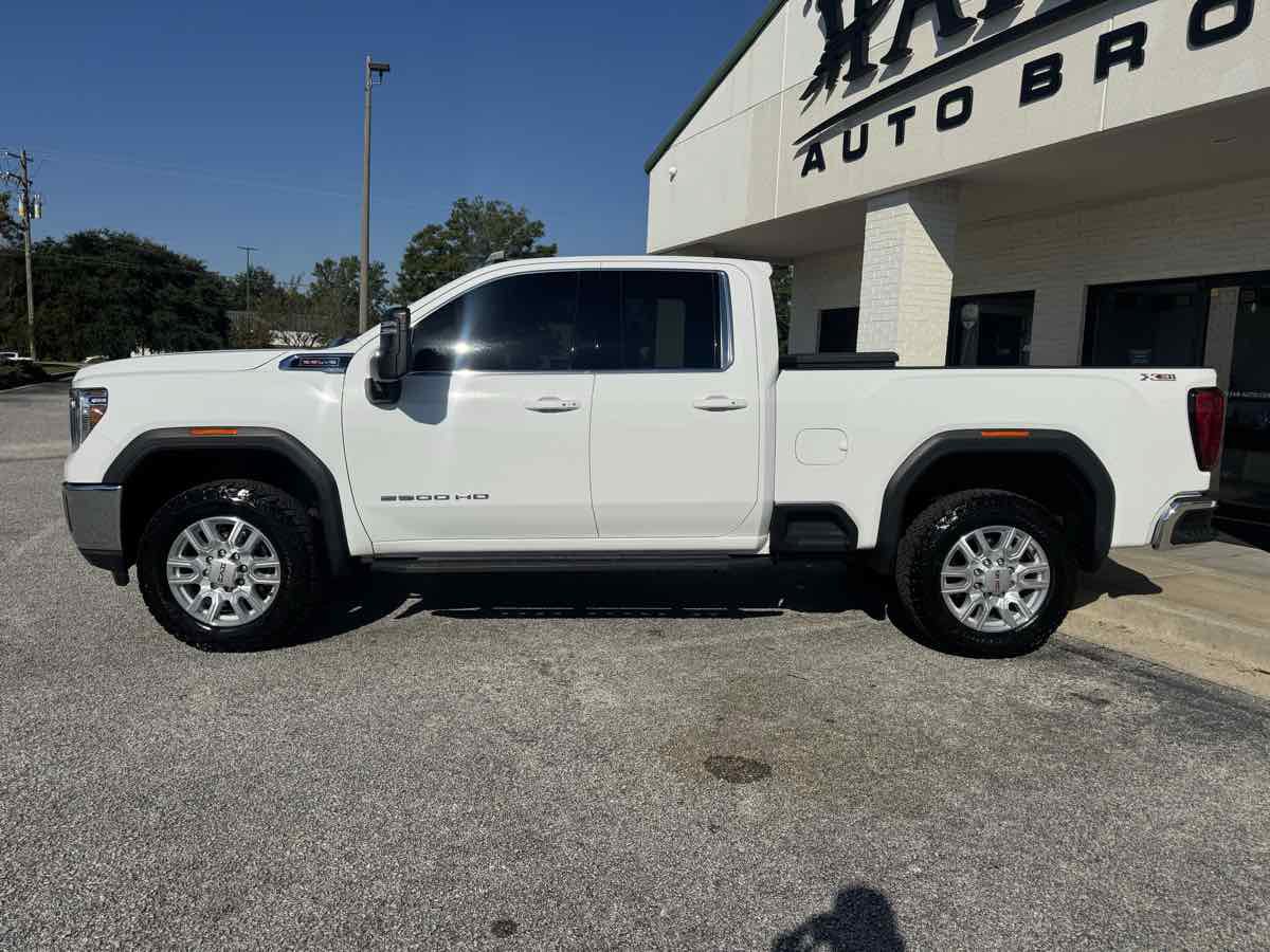 Used 2022 GMC Sierra 2500 SLE w/ SLE Value Package; AWD/4WD image 9