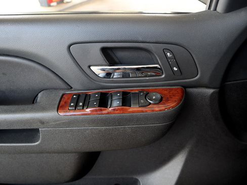 Used 2014 GMC Yukon SLT image 33