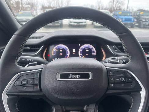 Used 2023 Jeep Grand Cherokee Altitude AWD/4WD image 25
