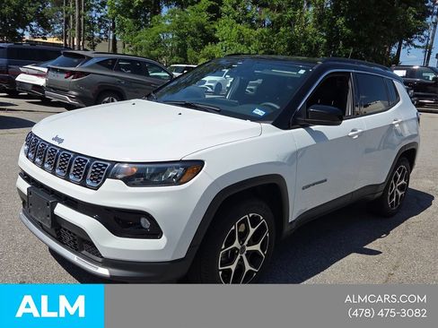 Used 2025 Jeep Compass Limited AWD/4WD image 3