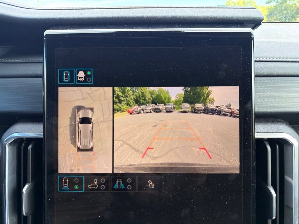 Certified 2026 GMC Acadia Elevation w/ Elevation Premium Package AWD/4WD image 29