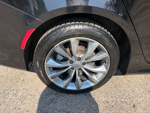 Used 2015 Chrysler 200 S FWD image 25