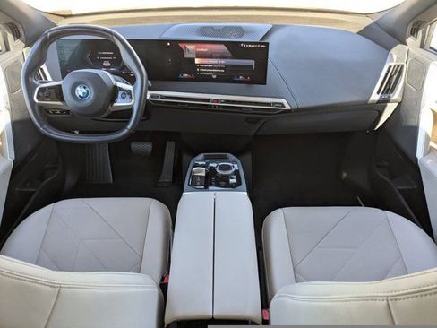 Used 2023 BMW iX xDrive50 image 20