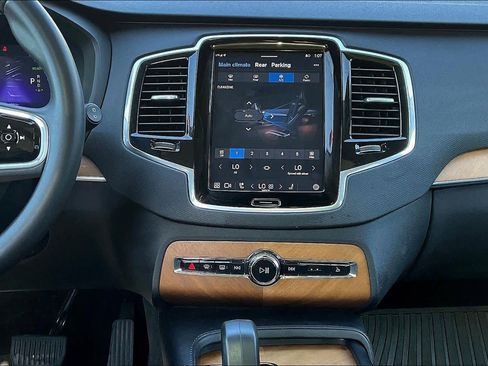 Used 2023 Volvo XC90 T8 Plus w/ Protection Package image 9