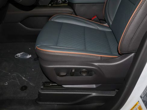 New 2026 GMC Yukon XL AT4 w/ AT4 Premium Plus Package AWD/4WD image 10