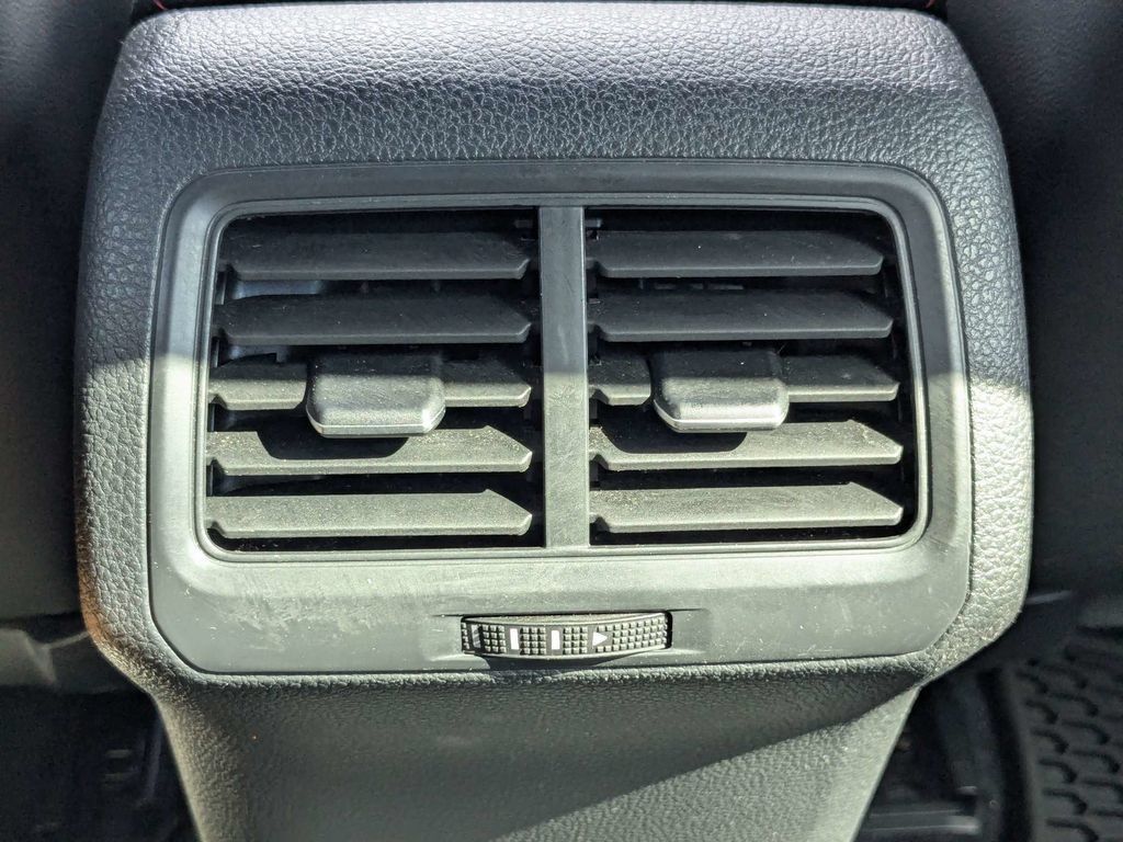 Used 2020 Volkswagen GTI SE FWD image 19