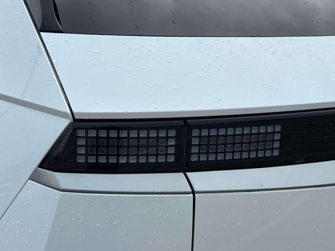 Used 2025 Hyundai Ioniq 5 SE AWD/4WD image 11