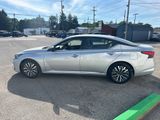 Used 2024 Nissan Altima 2.5 SV image 4
