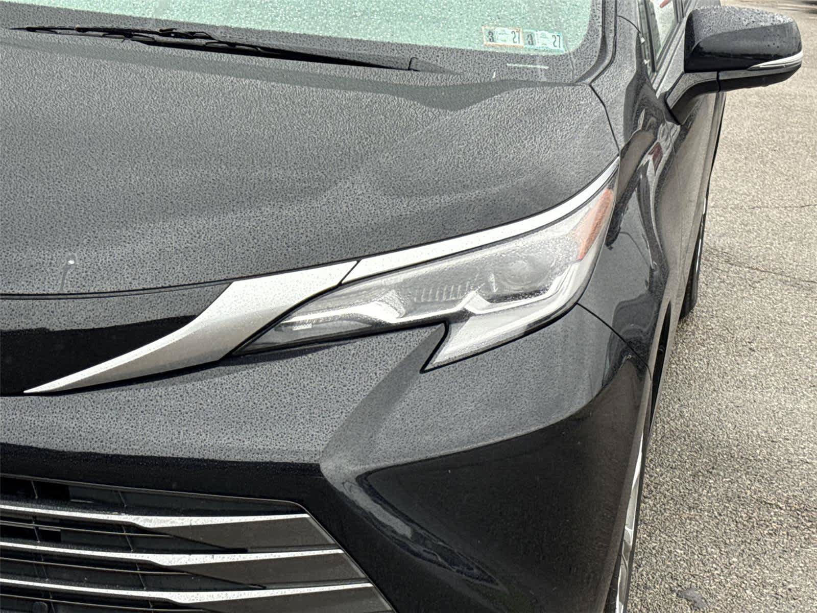 Used 2022 Toyota Sienna Platinum AWD/4WD image 9
