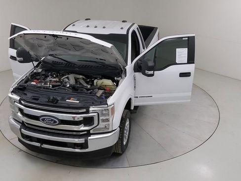 Certified 2022 Ford F350 XLT w/ FX4 Off-Road Package AWD/4WD image 41