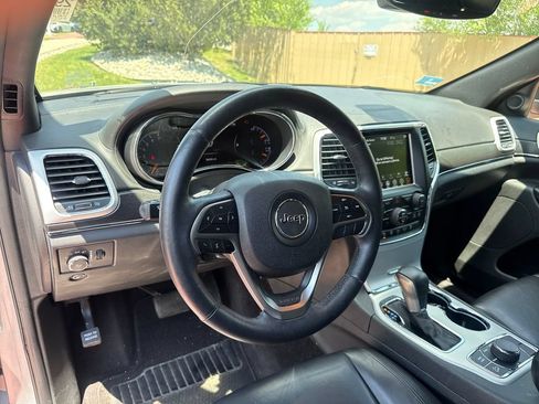 Used 2018 Jeep Grand Cherokee Limited AWD/4WD image 13