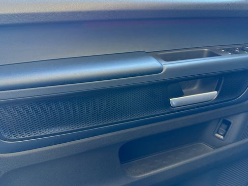 New 2025 Volkswagen ID. Buzz Pro S RWD image 11