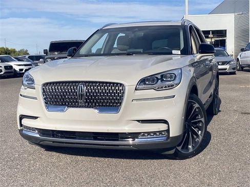 Used 2020 Lincoln Aviator Reserve w/ Equipment Group 202A image 3