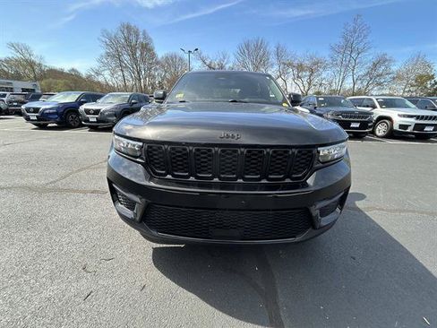 Certified 2023 Jeep Grand Cherokee Altitude AWD/4WD image 2