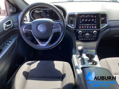Used 2022 Jeep Grand Cherokee Laredo E AWD/4WD image 30