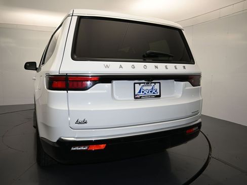 Used 2024 Jeep Wagoneer Series II w/ Flexible Seating Group image 26