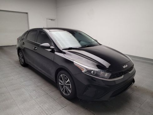 Used 2022 Kia Forte LXS FWD image 13