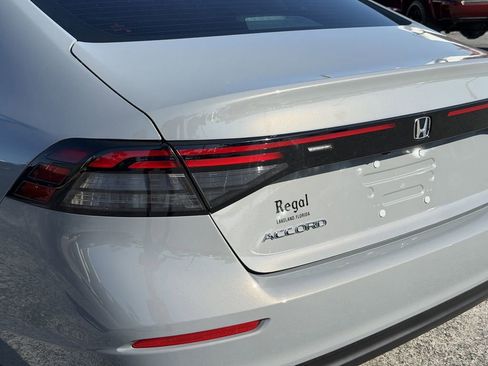 Used 2025 Honda Accord SE image 11