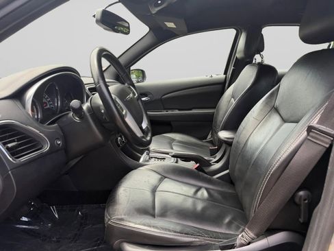Used 2013 Chrysler 200 Limited FWD image 17