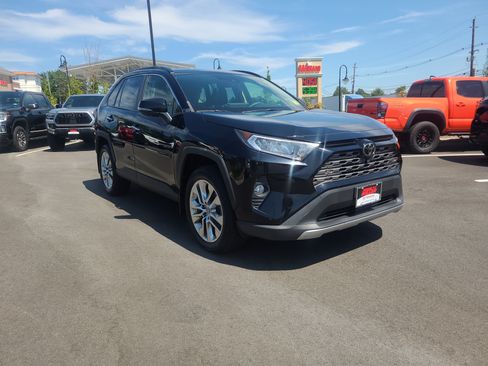Certified 2019 Toyota RAV4 Limited w/ Advanced Technology Package AWD/4WD image 3