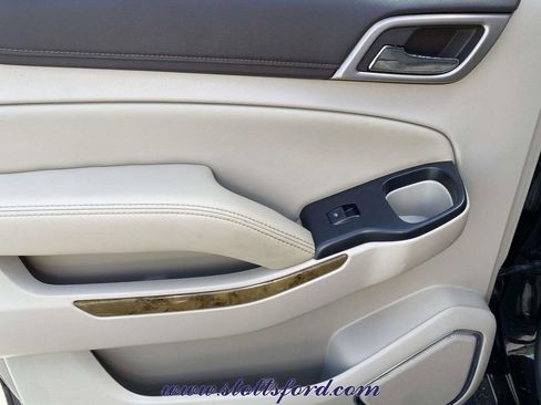 Used 2017 GMC Yukon XL Denali w/ Open Road Package AWD/4WD image 14