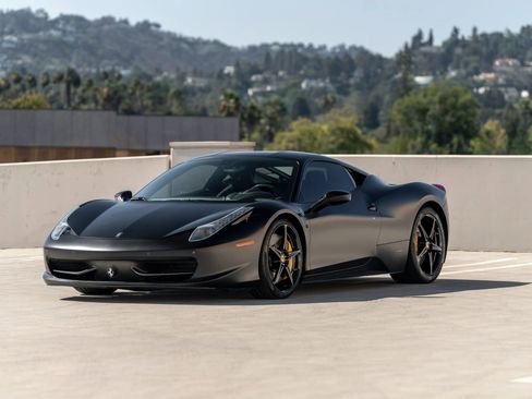 Used 2014 Ferrari 458 Italia Coupe image 8