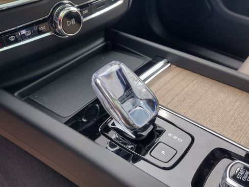 New 2026 Volvo XC60 T8 Plus w/ Climate Package image 18