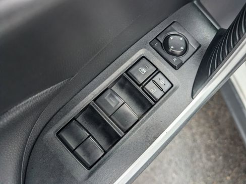 Used 2021 Toyota RAV4 LE AWD/4WD image 14