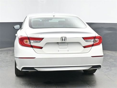 Used 2018 Honda Accord EX image 13