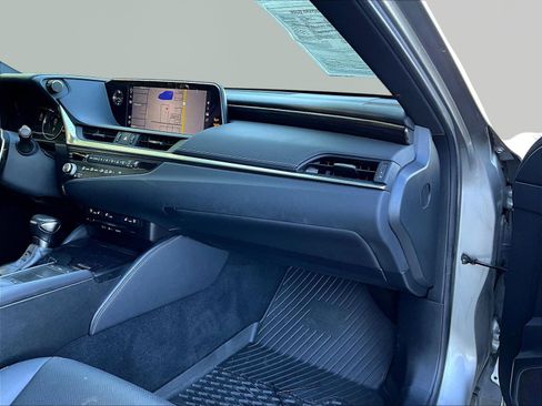 Used 2021 Lexus ES 300h w/ ES 300h Ultra Luxury Package FWD image 26