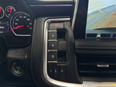 Used 2021 Chevrolet Suburban LT image 27