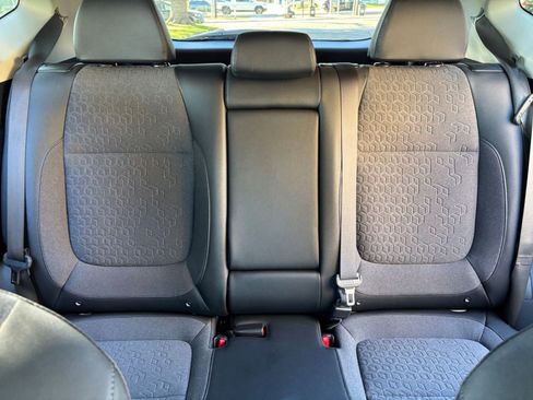 Used 2025 Kia Seltos S image 32