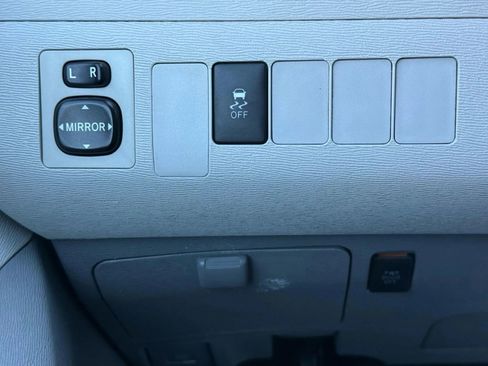 Used 2013 Toyota Sienna LE FWD image 27