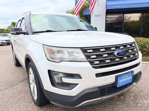 Used 2016 Ford Explorer XLT w/ Equipment Group 202A FWD image 22