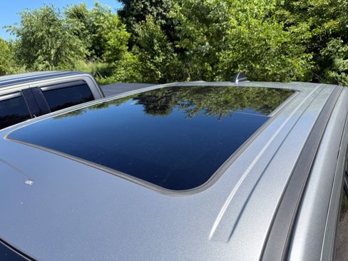 Used 2021 RAM 1500 Laramie w/ Sport Appearance Package AWD/4WD image 13