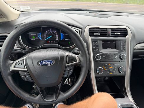 Used 2018 Ford Fusion S FWD image 14