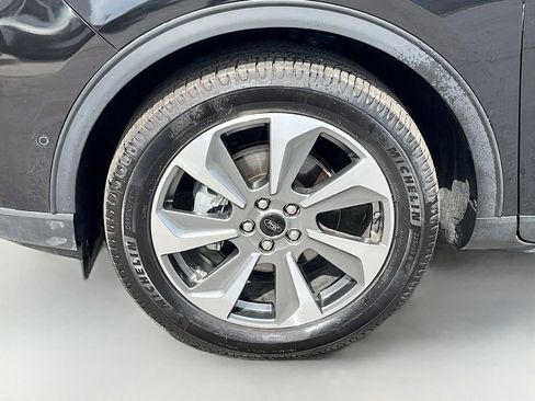 Used 2024 Ford Escape Platinum w/ Premium Technology Package AWD/4WD image 32