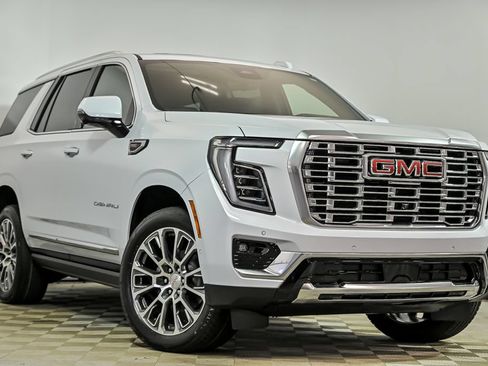 New 2026 GMC Yukon Denali w/ Denali Reserve Package AWD/4WD image 1