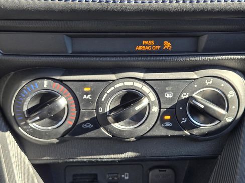 Used 2020 Toyota Yaris LE image 25