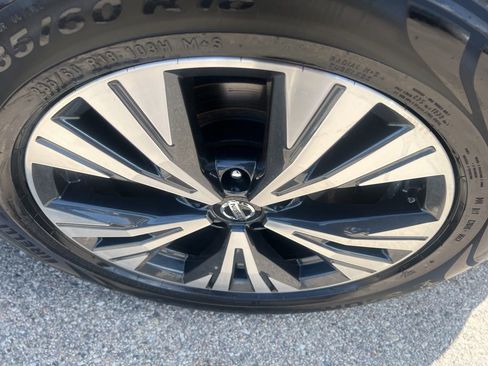 Used 2021 Nissan Rogue SV image 42