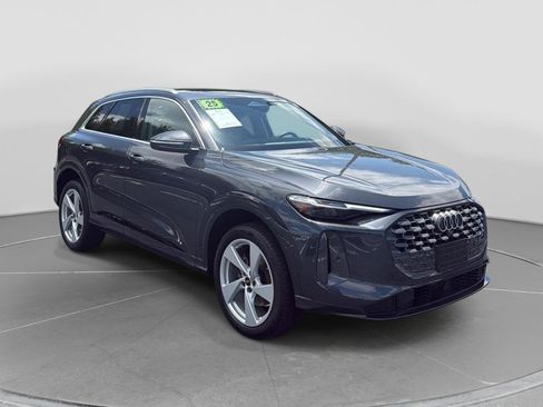 Used 2025 Audi Q5 Premium Plus w/ Premium Plus AWD/4WD image 7